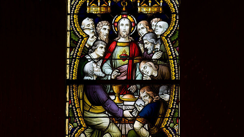 Kirchenfenster, dass das letzte Abendmahl Christi zeigt