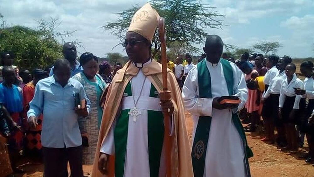 Bischof Meliyio mit einer Deligation in Kenia