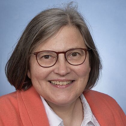 Porträt von Pastorin Maren Schlotfeldt, Frauenwerk Rantzau-Münsterdorf