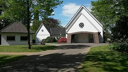 Frontansicht Friedhofskapelle Barmstedt Am Meßhorn