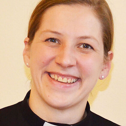 Porträt von Pastorin Corinna Schmucker