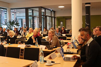 Synode, Bild aus der Sitzung