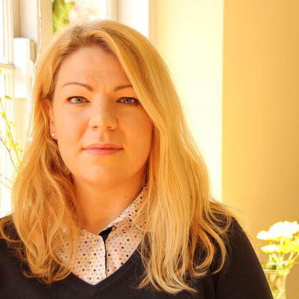 Porträt von Pastorin Johanna Held, Kirchengemeinde Barmstedt