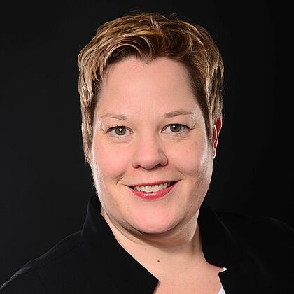 Porträt von Pastorin Antje Eddelbüttel