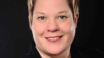 Porträt von Pastorin Antje Eddelbüttel