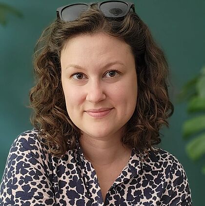 Porträt von Janine Meyer, Pastorin in Elmshorn