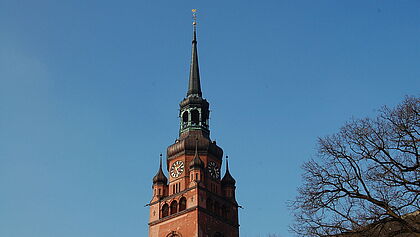 Kirchturm St. Laurentii Itzehoe im Winter