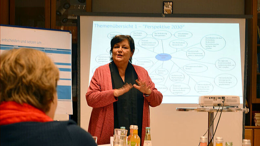 Organisationsberaterin Vera Wulff während des Workshops Mitte November 2019 in Itzehoe