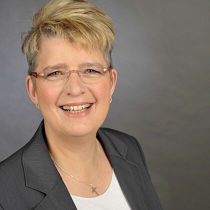 Porträt von Britta Stender, Pastorin in der Friedenskirchengemeinde Elmshorn