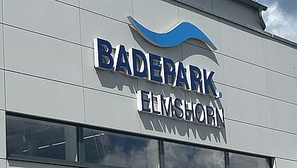 Schriftzug Badepark