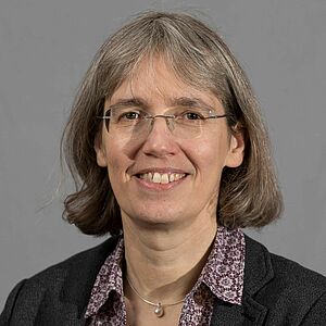 Porträt von Karin Johannigmann, Pastorin der Emmaus-Kirchengemeinde in Elmshorn