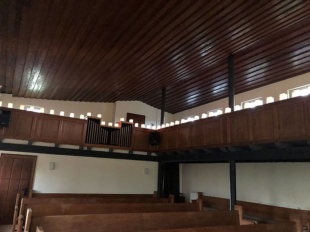Lichter auf der Empore in der Kirche zu Wilster